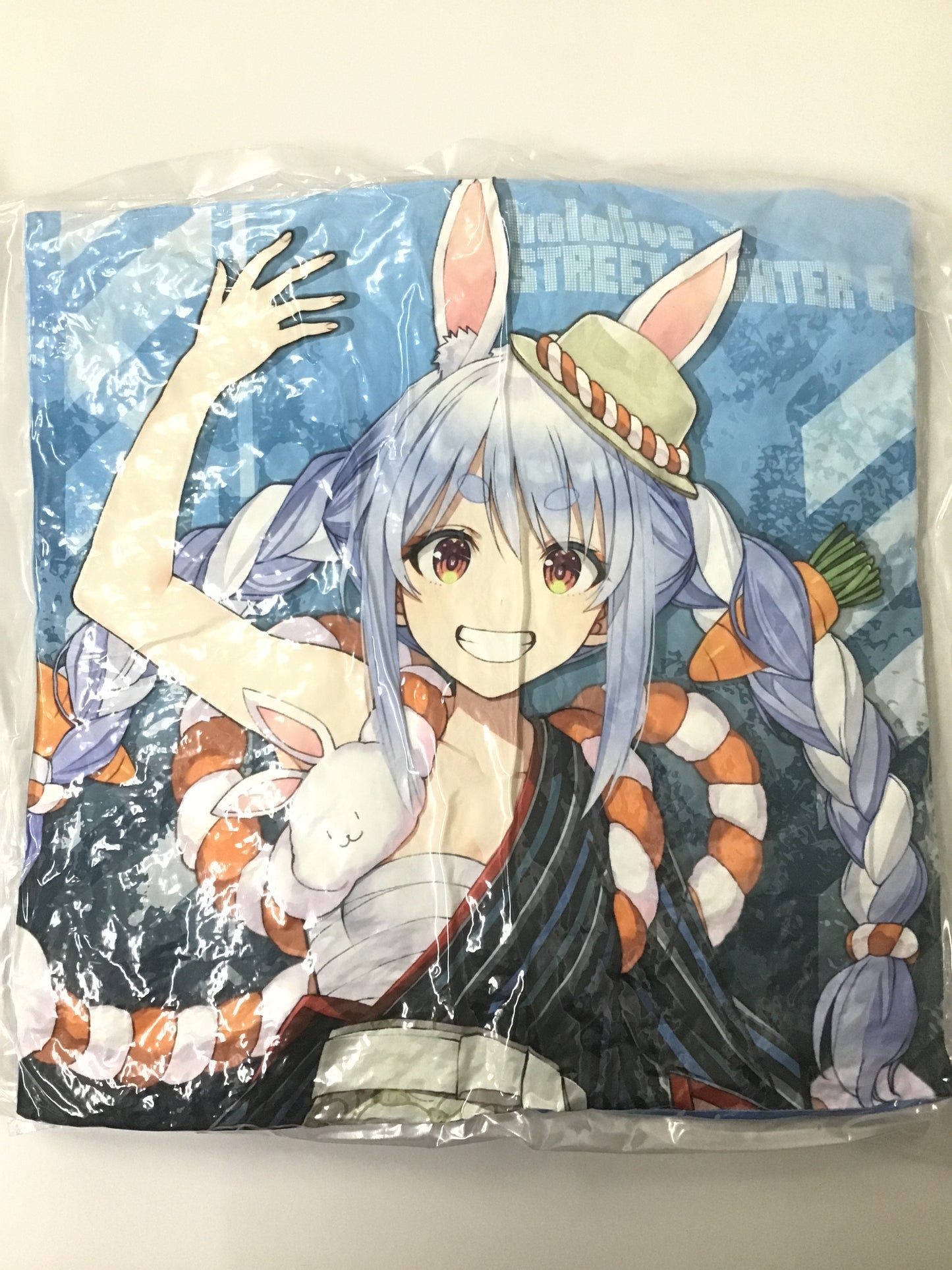 Prize Street Fighter 6 x hololive 1st Wave Square Cushion - Edmond Honda, Usada Pekora