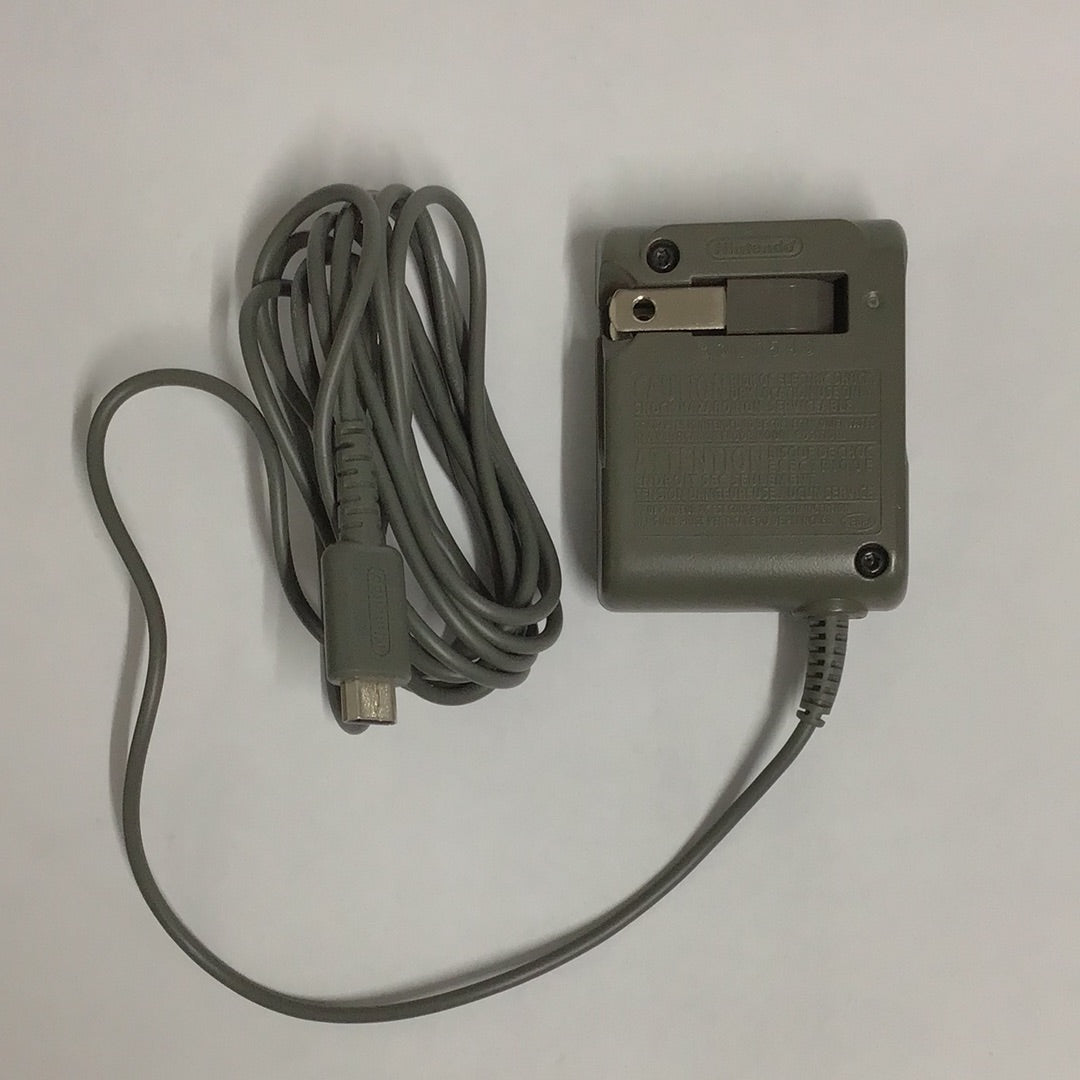 DS Nintendo DS Lite AC adapter USG-002